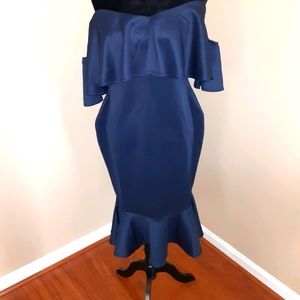 Navy blue strapless show-stopper